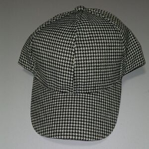 Black and White Houndstooth Hat